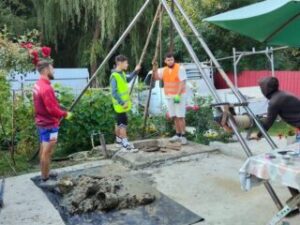 puturi-300x225 Servicii Profesionale de Foraje Puțuri și Fântâni Arteziane în România