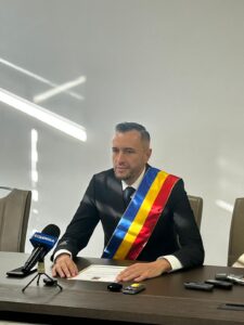 WhatsApp-Image-2025-12-17-at-11.33.51-225x300 Alexandru Iorga preia oficial mandatul de primar al orașului Găești