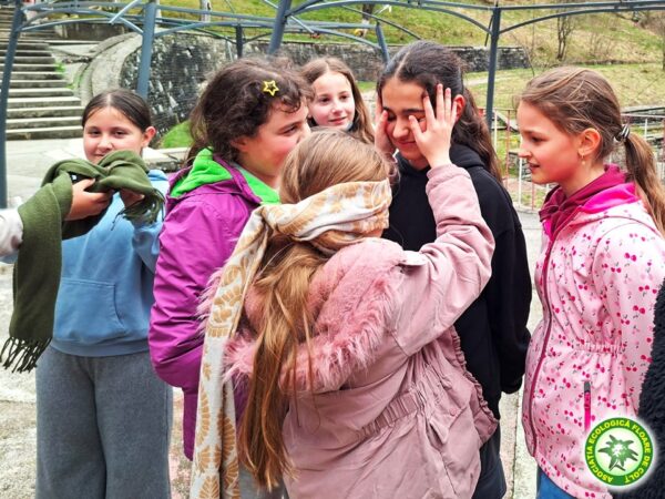 Diapozitiv210-600x450 140 de elevi și profesori au plecat în drumeție în Munții Bucegi cu Asociația Ecologică Floare de Colț